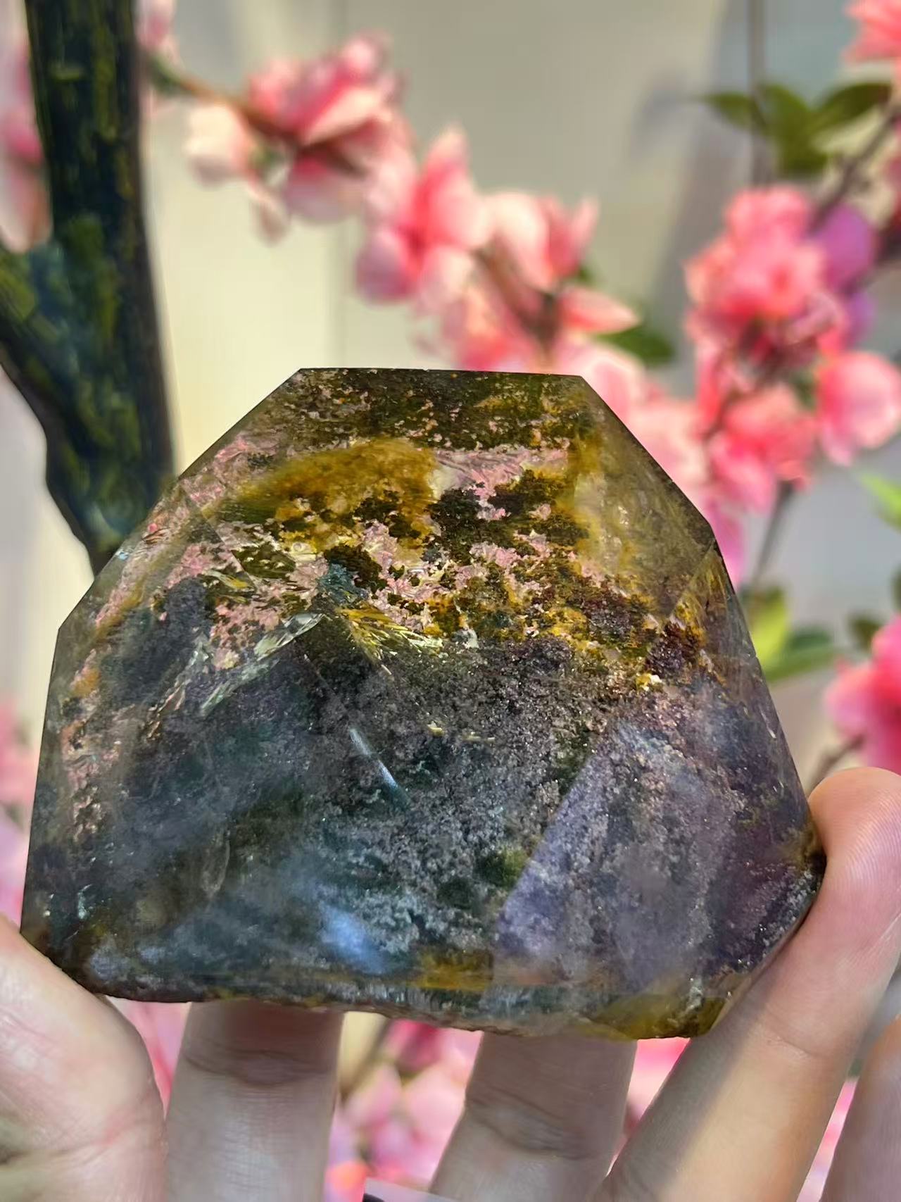 A00008 AA RARE Clear colourful Garden quartz
