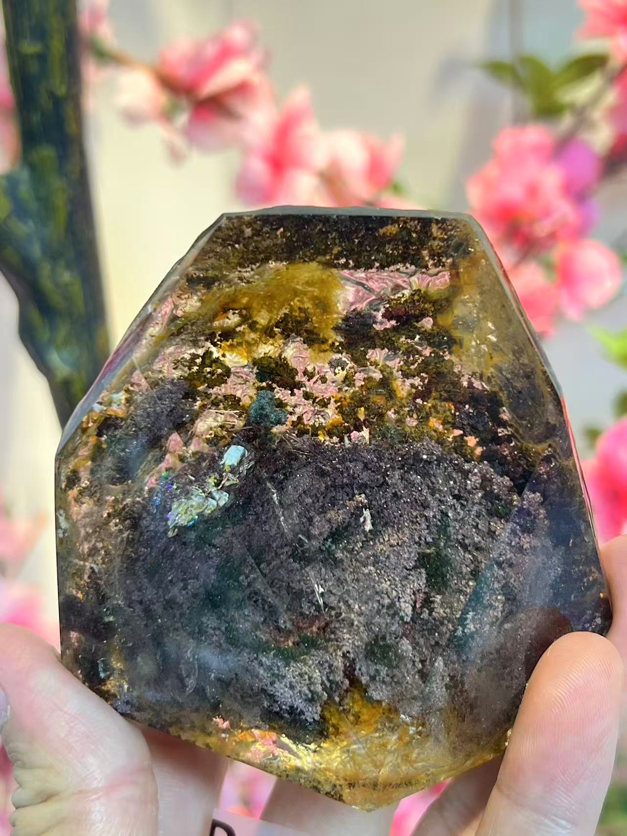 A00008 AA RARE Clear colourful Garden quartz