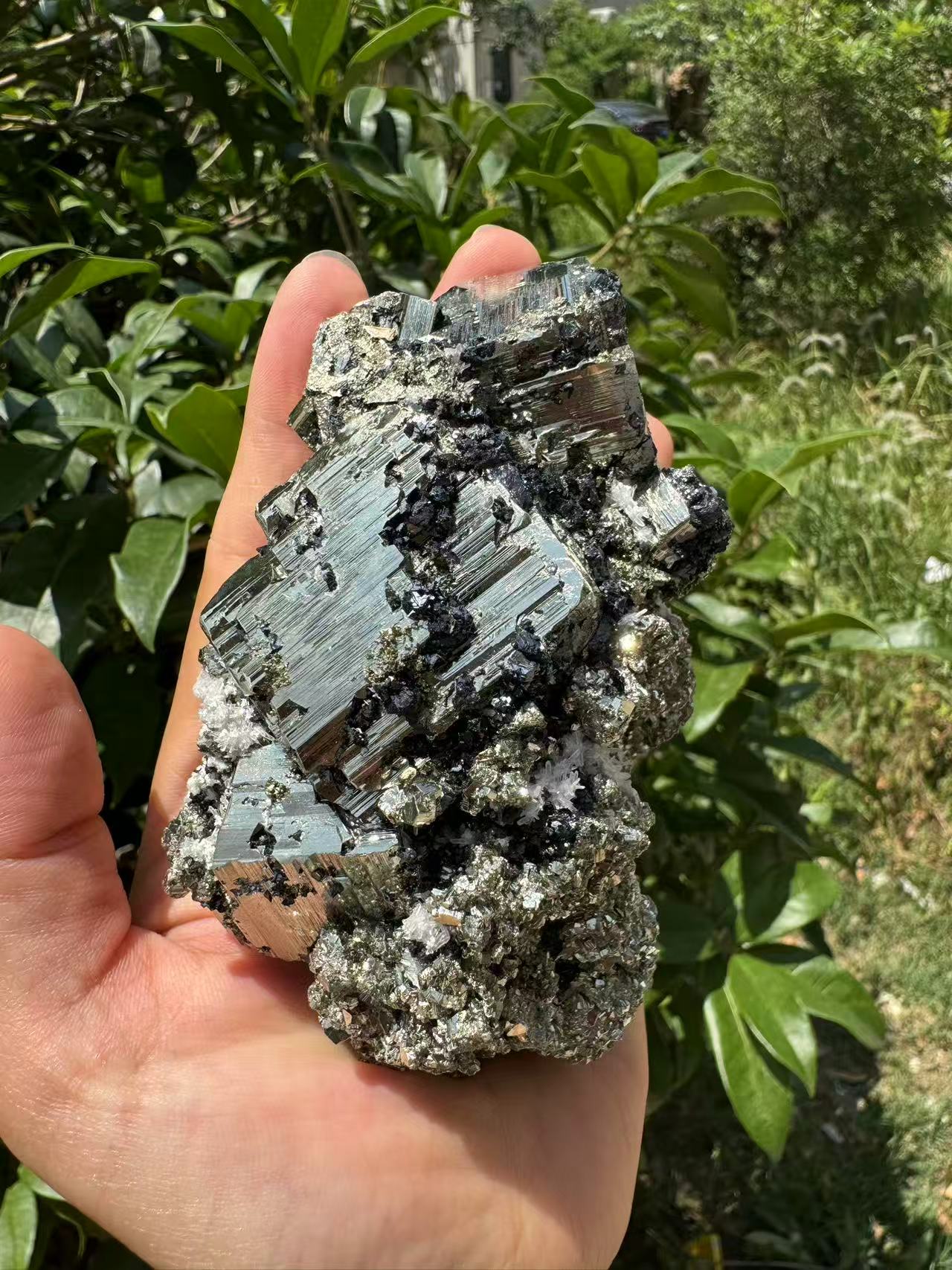 A00025 Natural cube pyrite mixed specularite mineral specimen mixed quartz