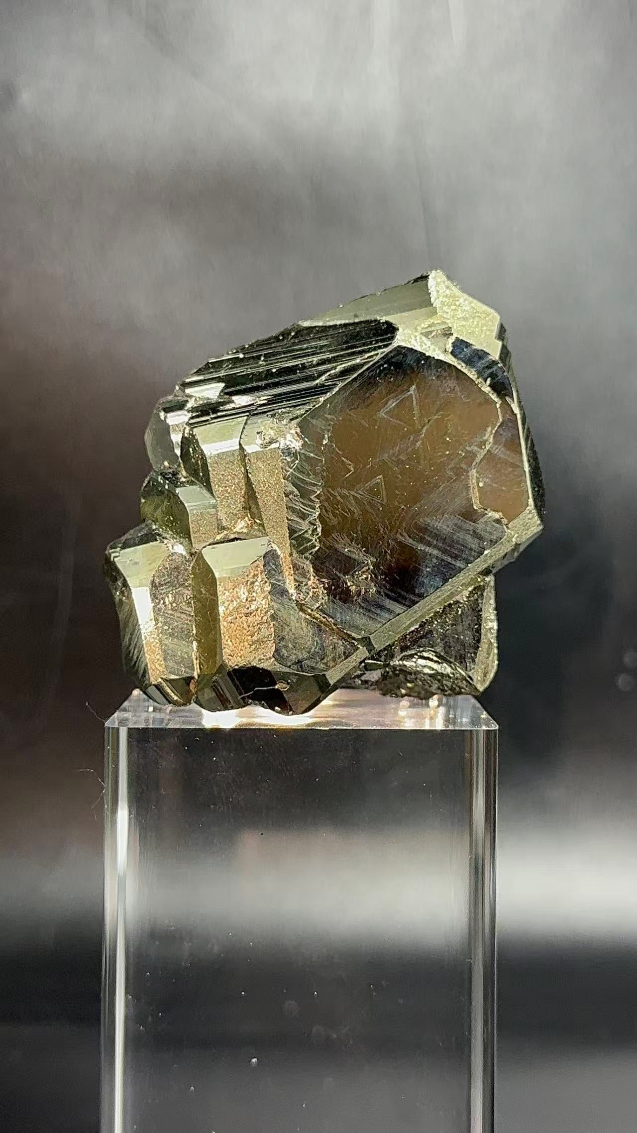 A00024 Natural recordkeeper crystal pyrite mixed specularite mineral specimen