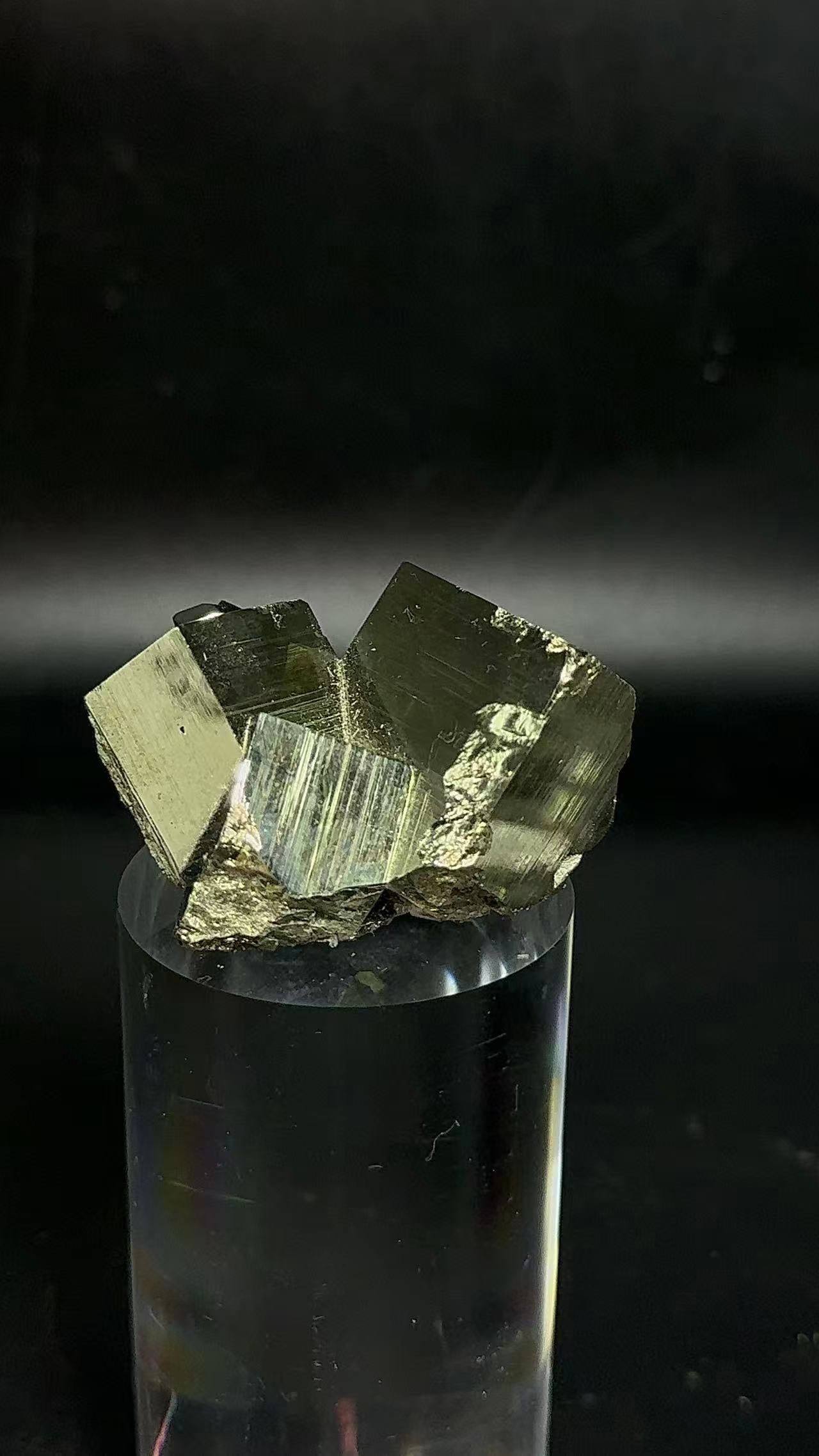 A00023 Natural hexahedron pyrite mixed specularite mineral specimen
