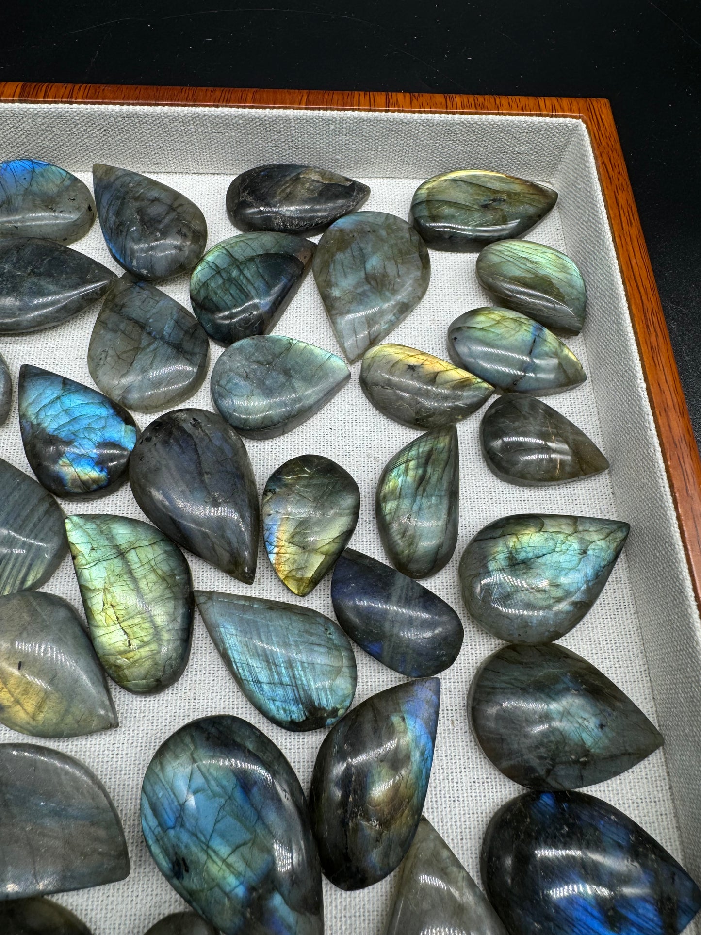 A00037 strong flash labadorite teardrop