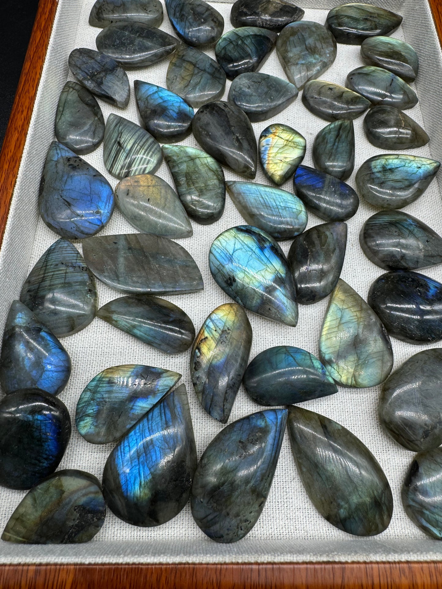 A00037 strong flash labadorite teardrop