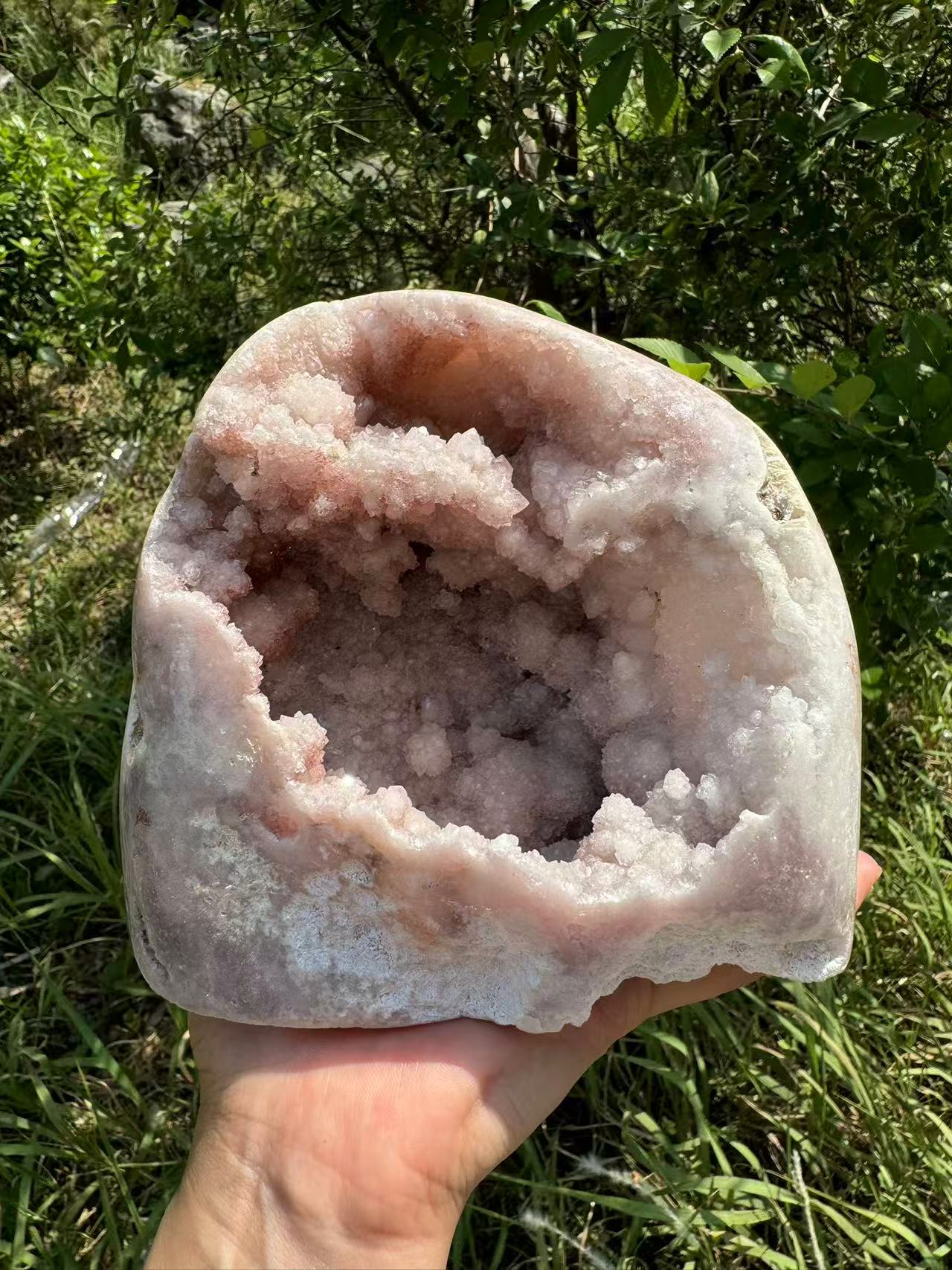 A00041 AA druzy geode pink amethyst freefrom