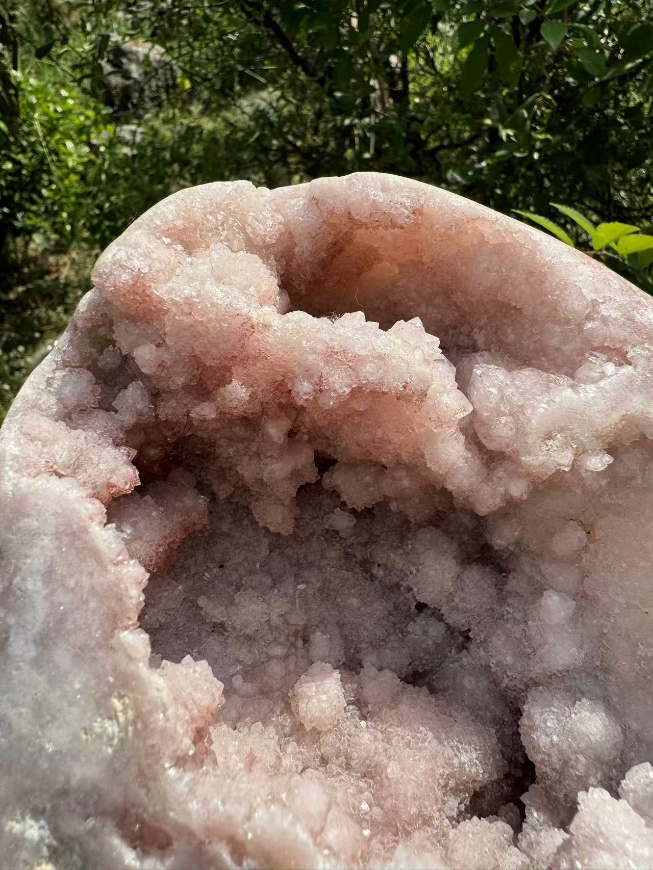 A00041 AA druzy geode pink amethyst freefrom