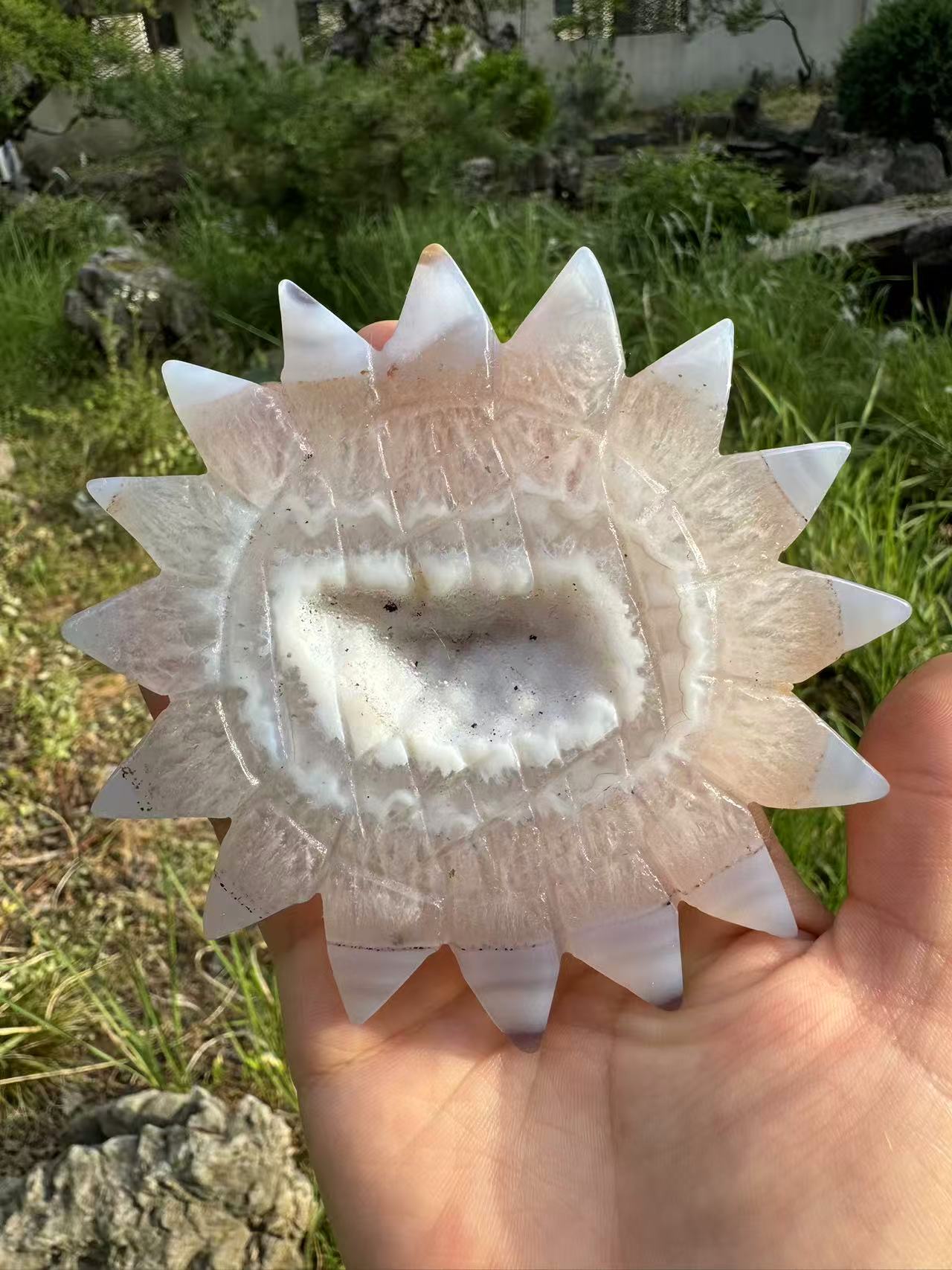 A00054 sparkly druzy sun flower carving