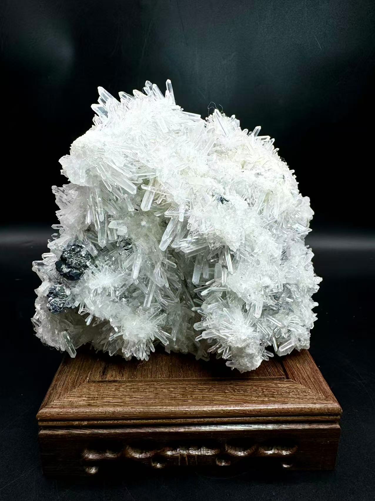 A00056 sparkly clarity clear quartz mixed specularite cluster