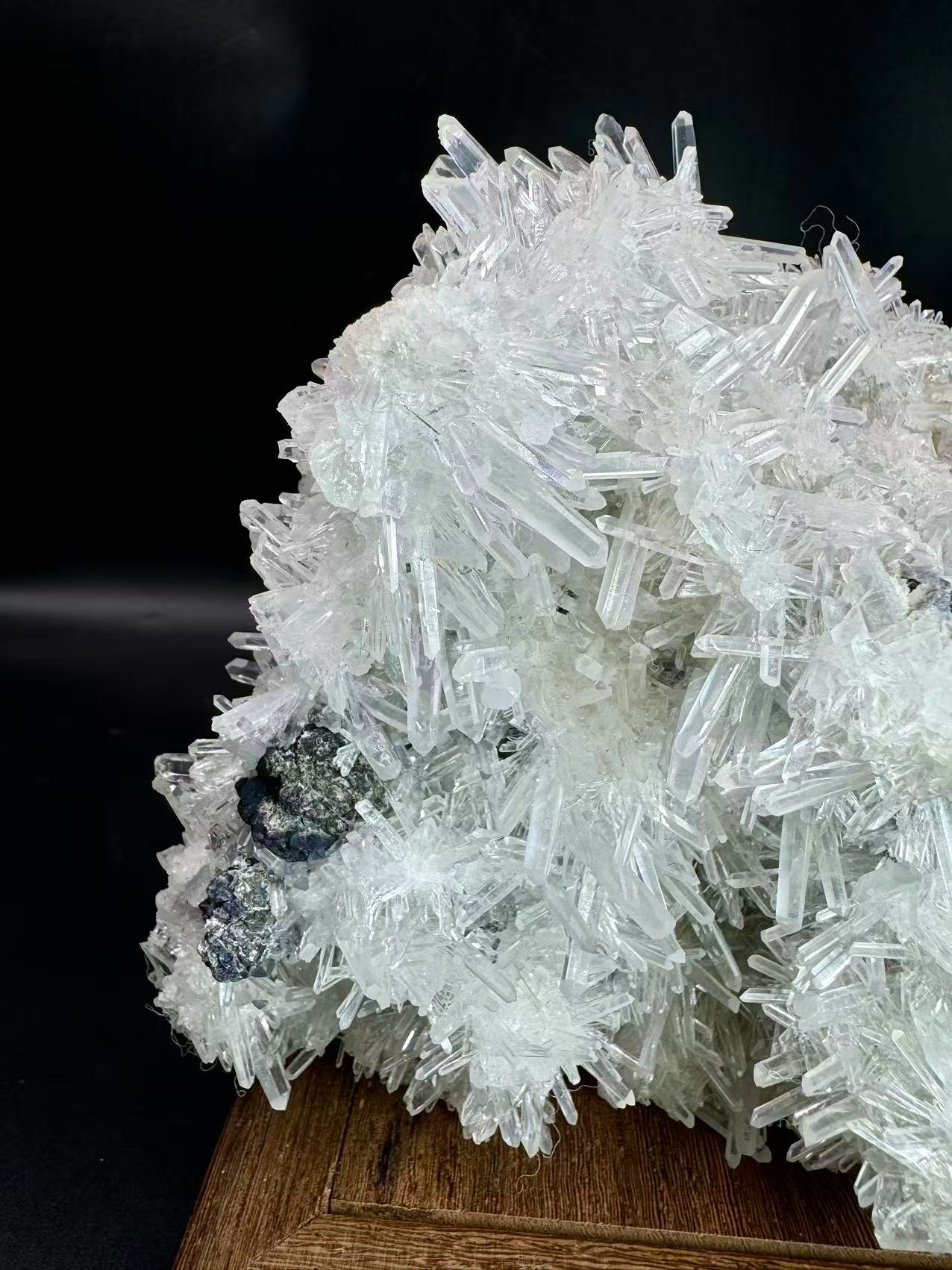 A00056 sparkly clarity clear quartz mixed specularite cluster