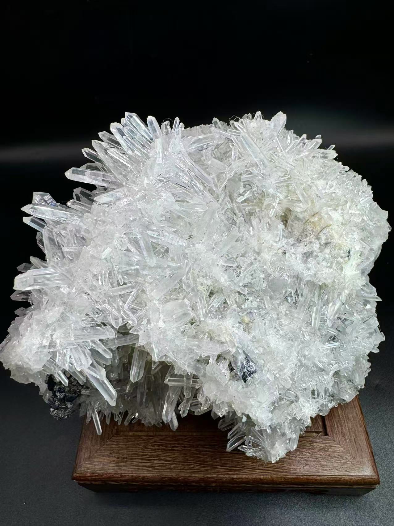 A00056 sparkly clarity clear quartz mixed specularite cluster