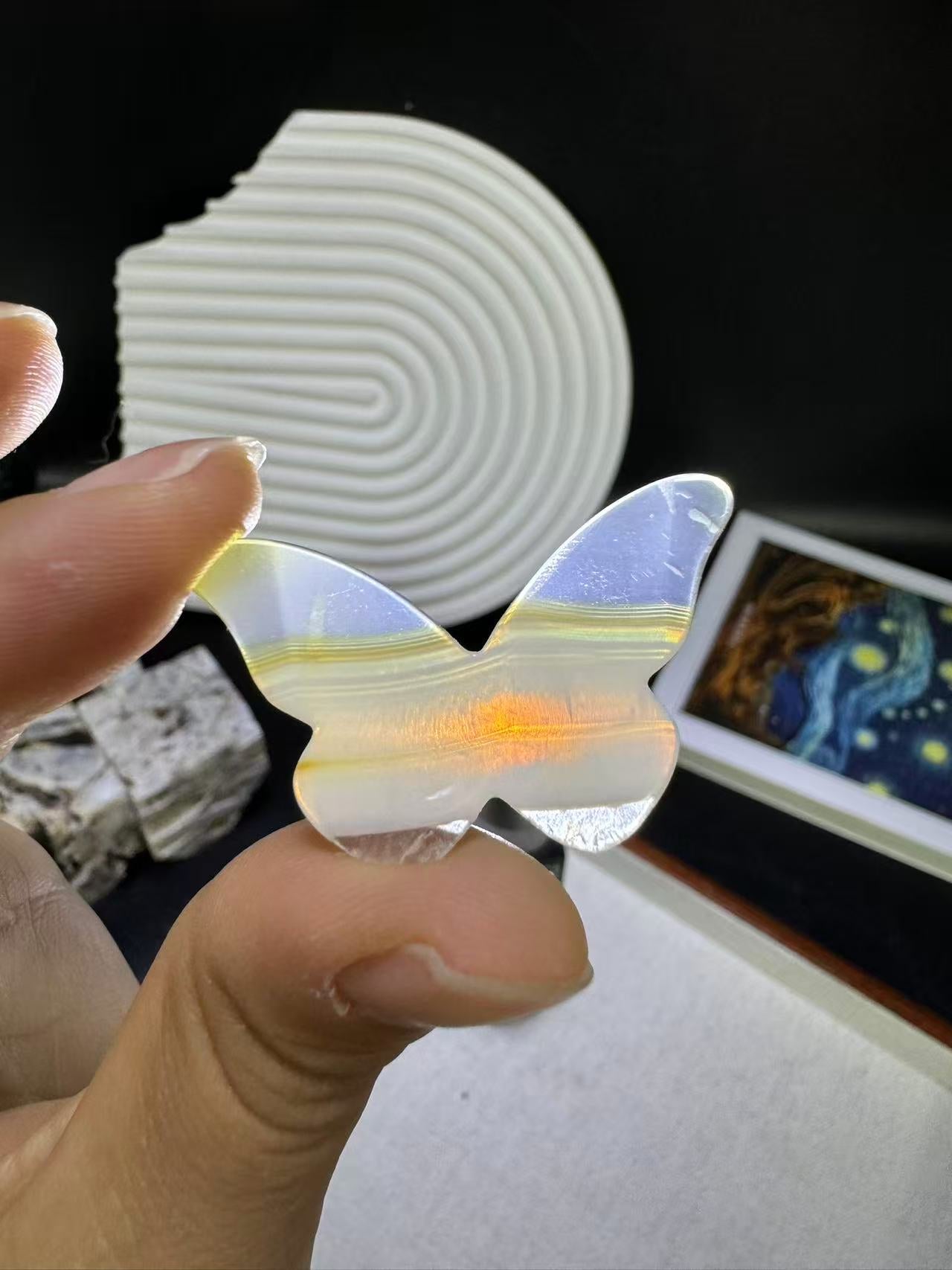 A00073 RARE UNIQUE RAINBOW IRIS agate