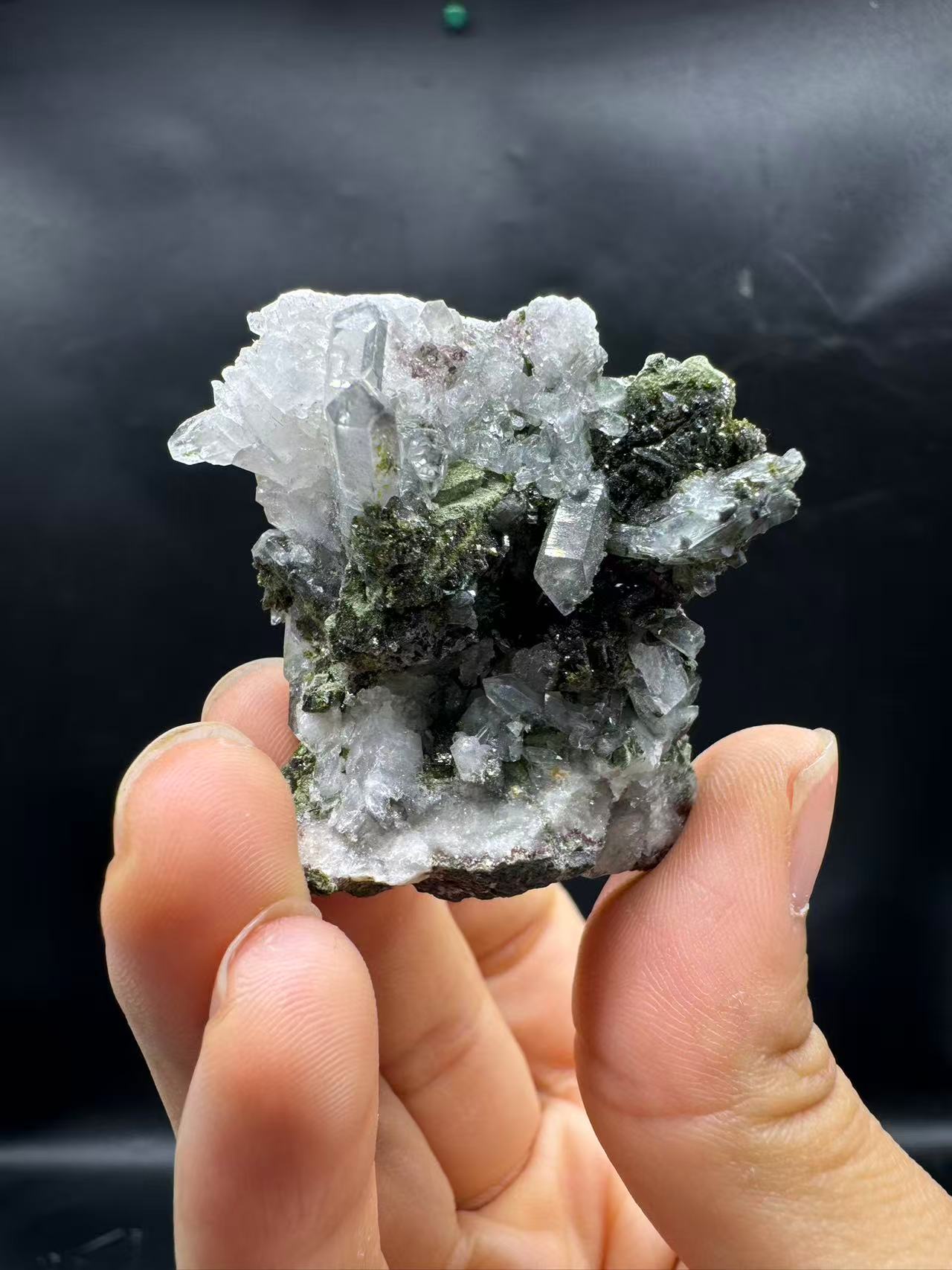 A00081 rare beautiful exquisite epidote mineral specimen