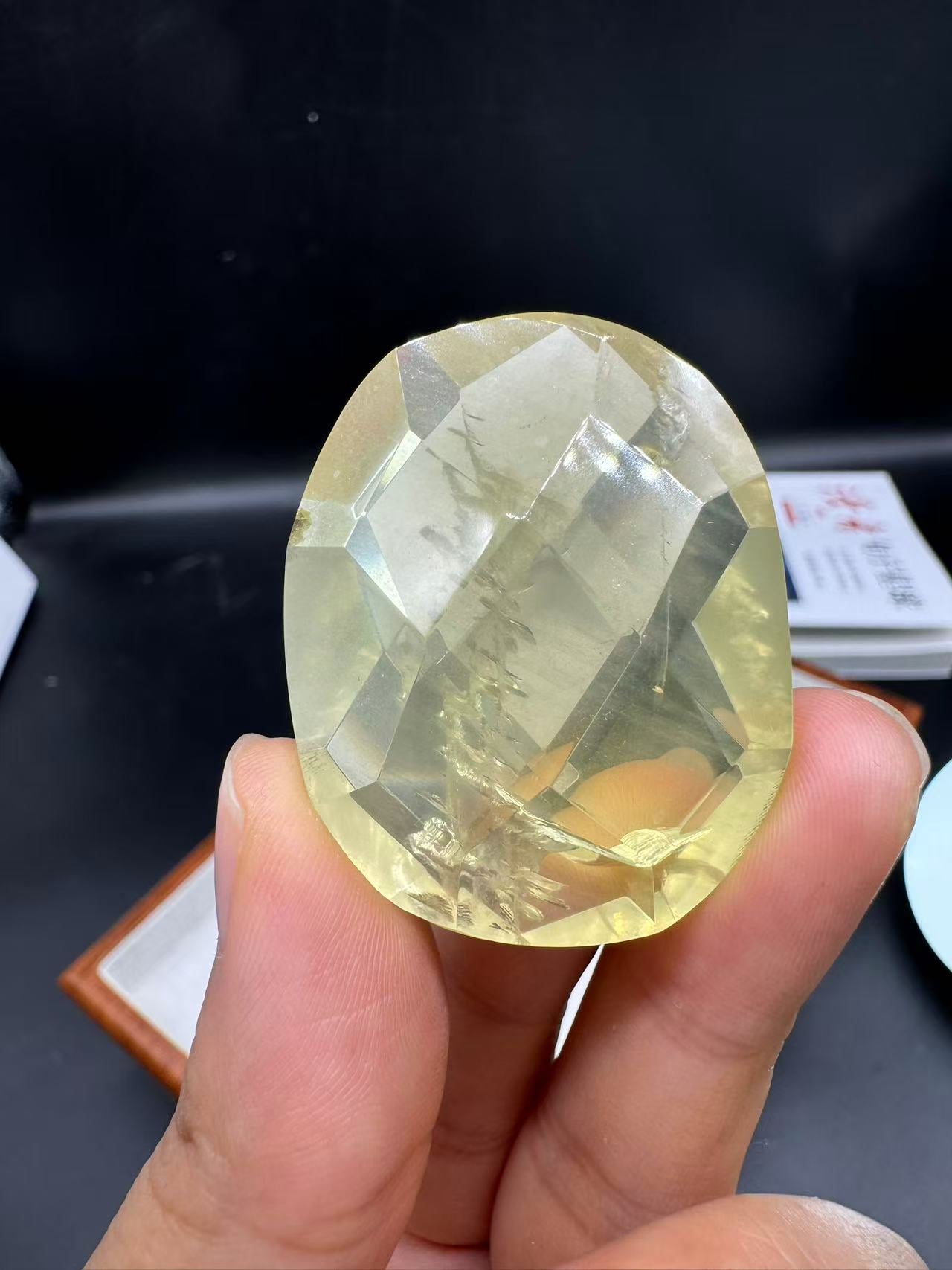 A00083 high quality hand craft diamond cirtrine palm stone