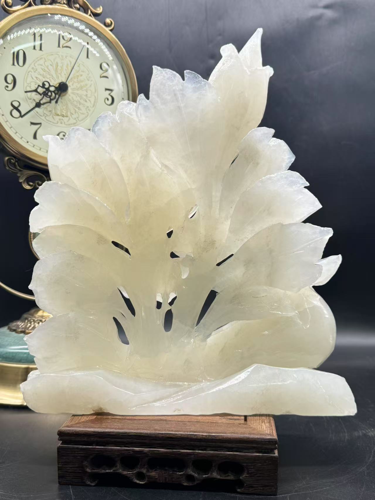 A00132 hand craft the magpie forecasts good news (lucky carving )