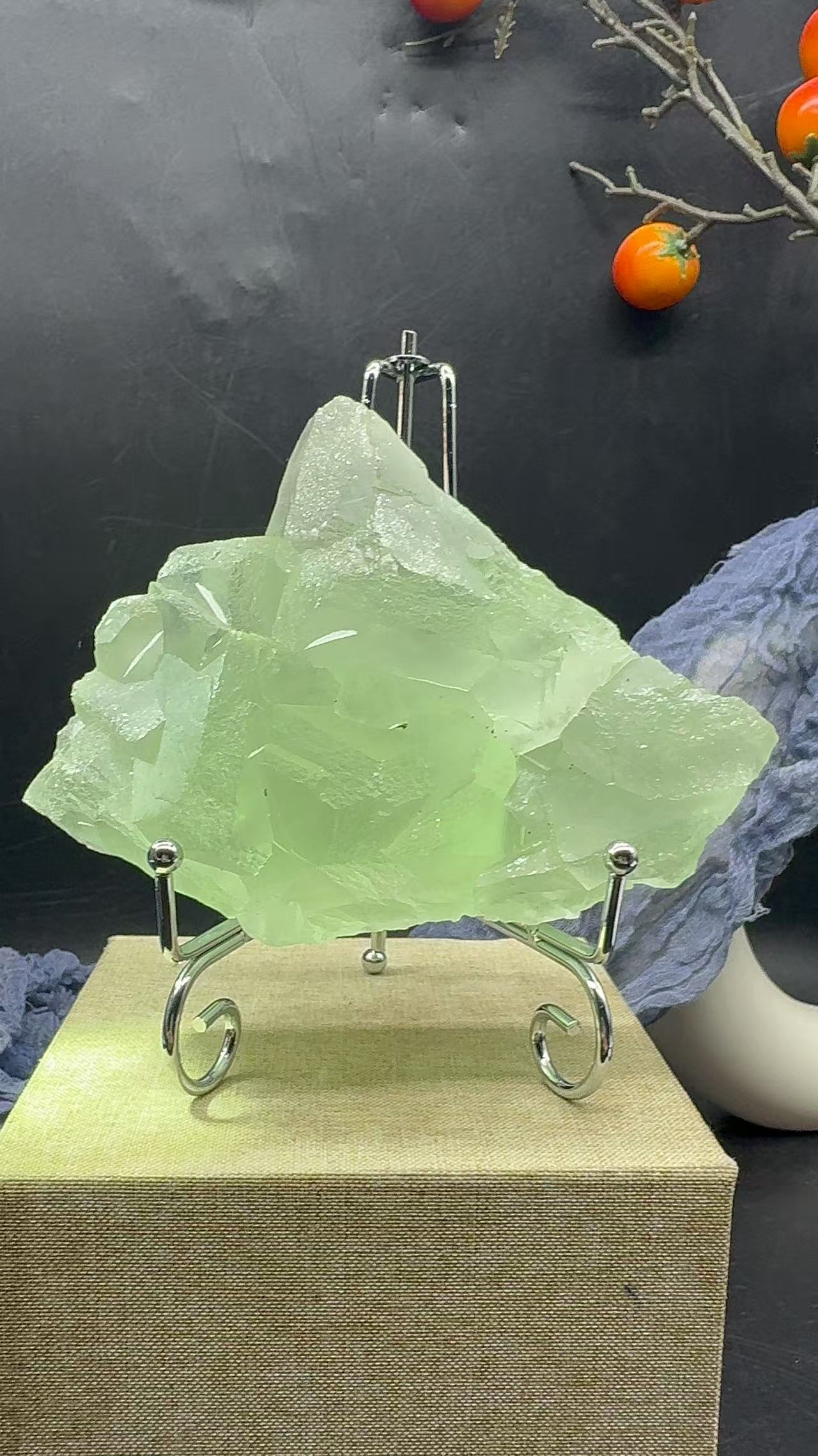 A00233 Rare natural highest quality castle shape sugar green fluorite specimen mineral
