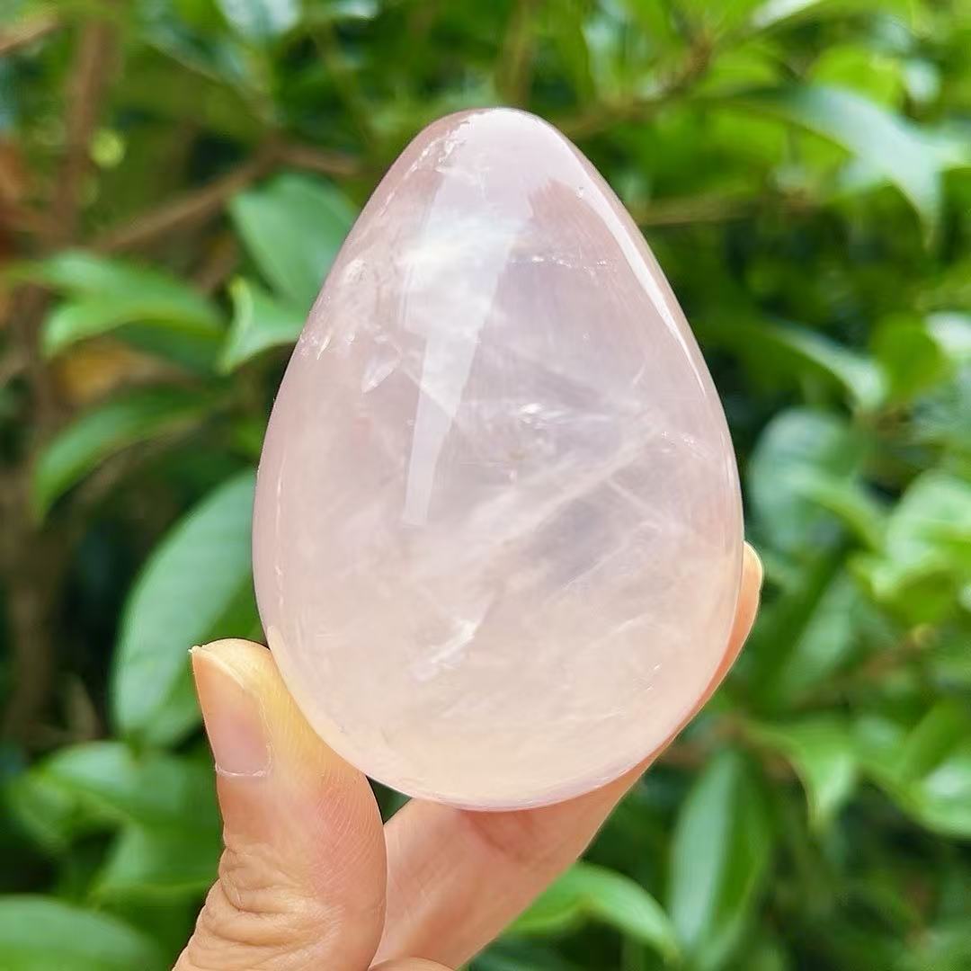 5A160G Glossy Delicate Mozambique Quartz Orb