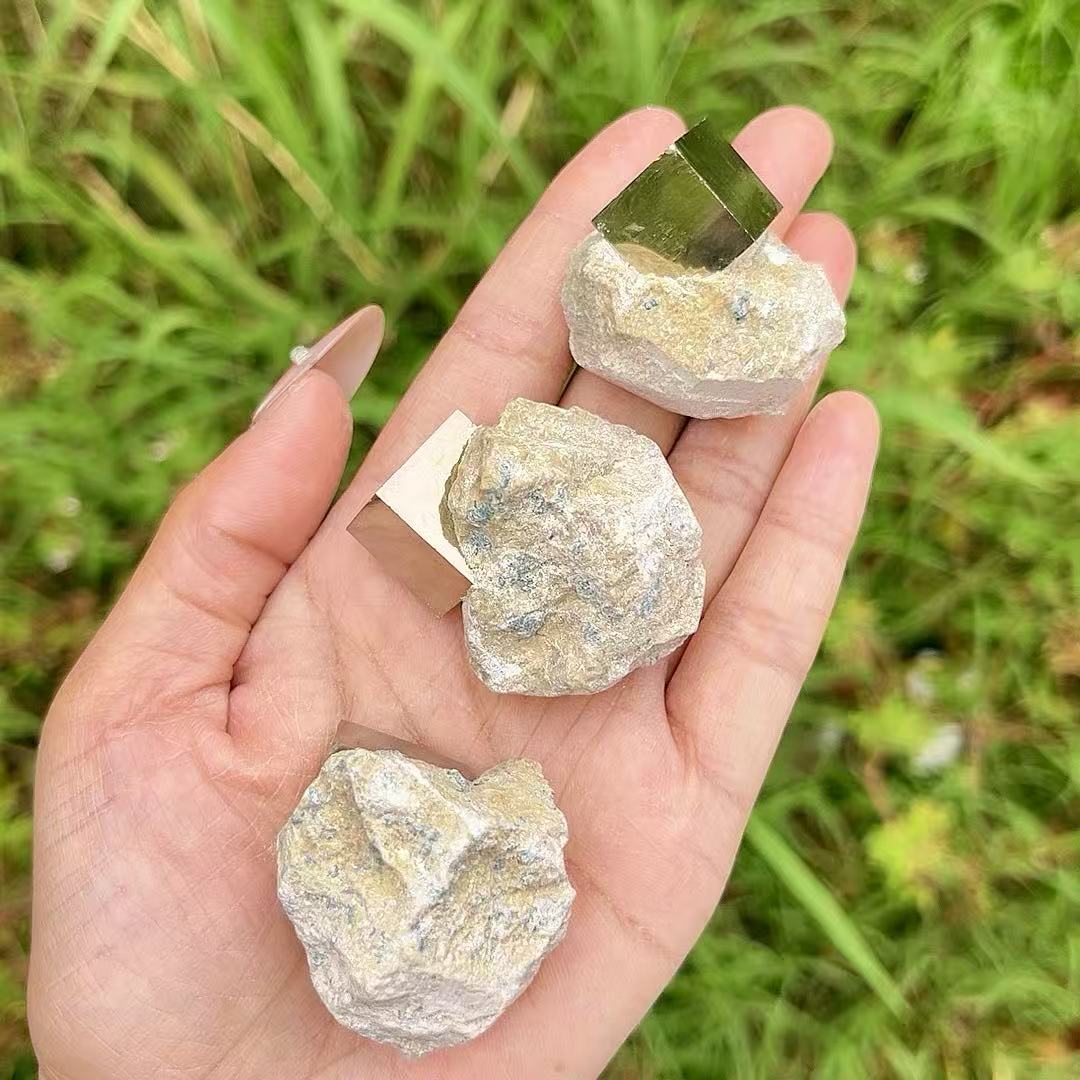 5A50G    Chalcopyrite with Host Rock Association