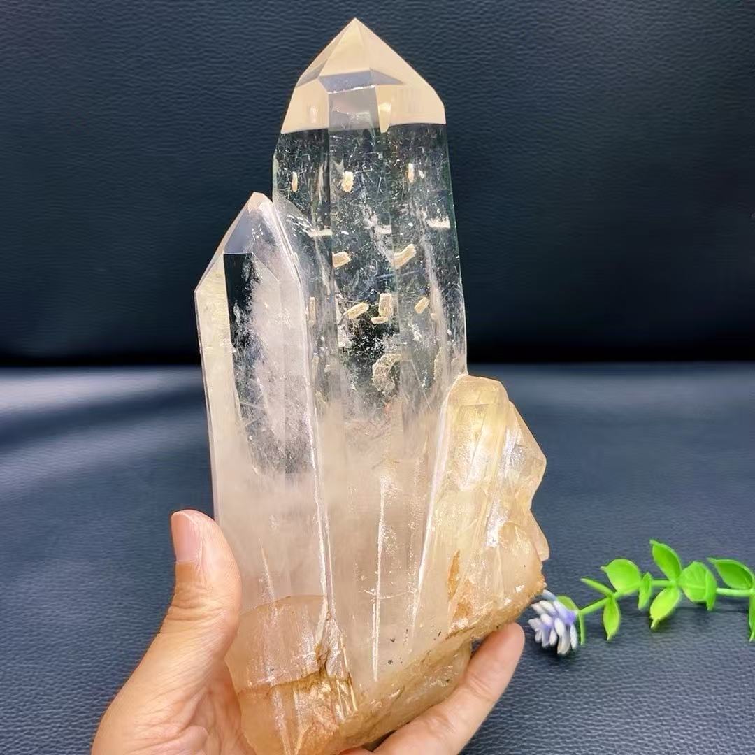 5A 1100G    High-clarity Blue needle Quartz  Cluster
