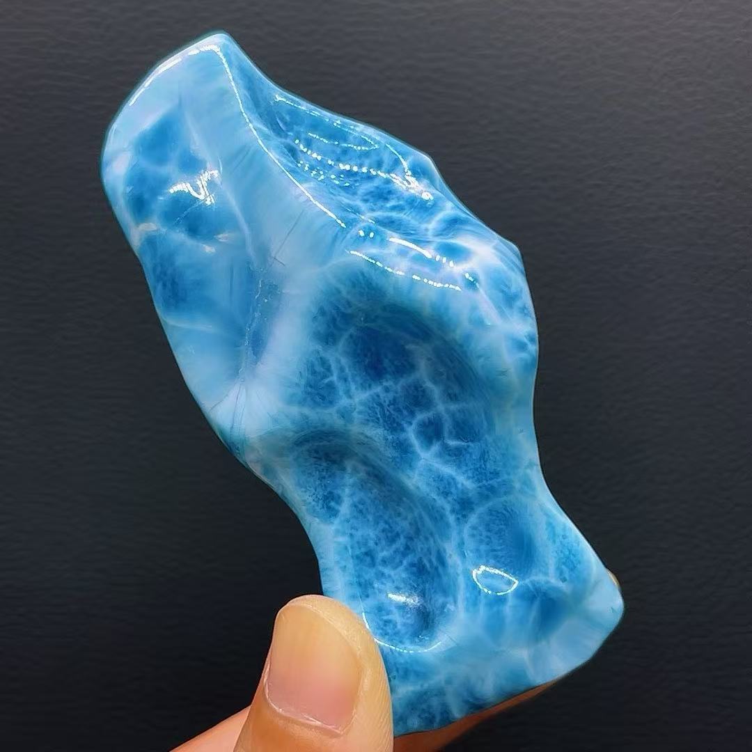 5A90G    High-grade Larimar