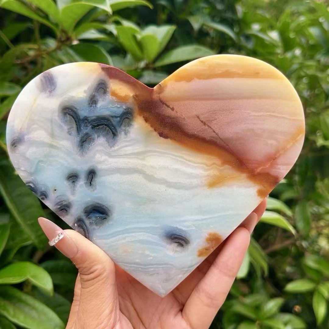 5A 550G  Caribbean Blue Calcite Heart