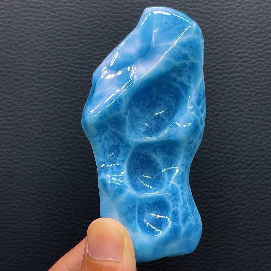 5A90G    High-grade Larimar