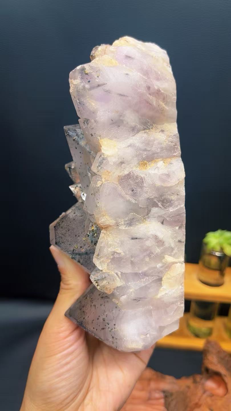 5A 1370G  Amethyst Flower Large Bud Lrregular Ornament