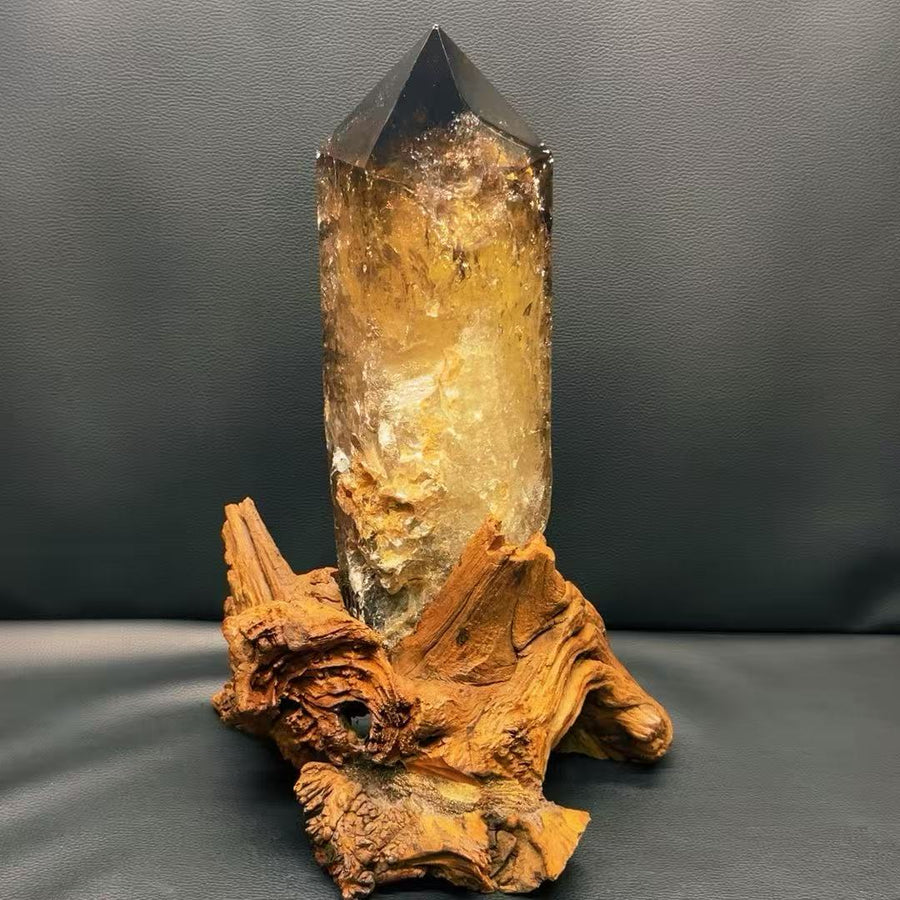 5A 3300G    High-clarity Natural  Smooky Quartz Large Point