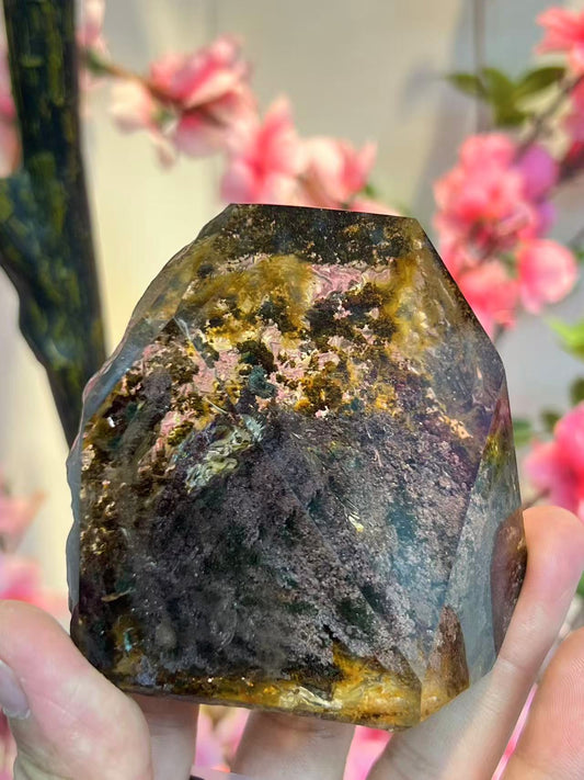 A00008 AA RARE Clear colourful  Garden quartz