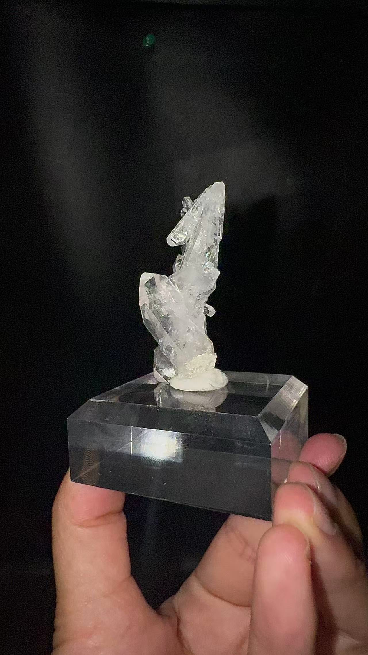 A00018 Natural  faden healing quartz with acrylic holder from pakistan