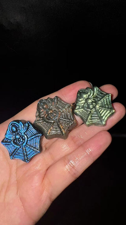A00017 Natural labradorite spider caving (green blue orange) flash