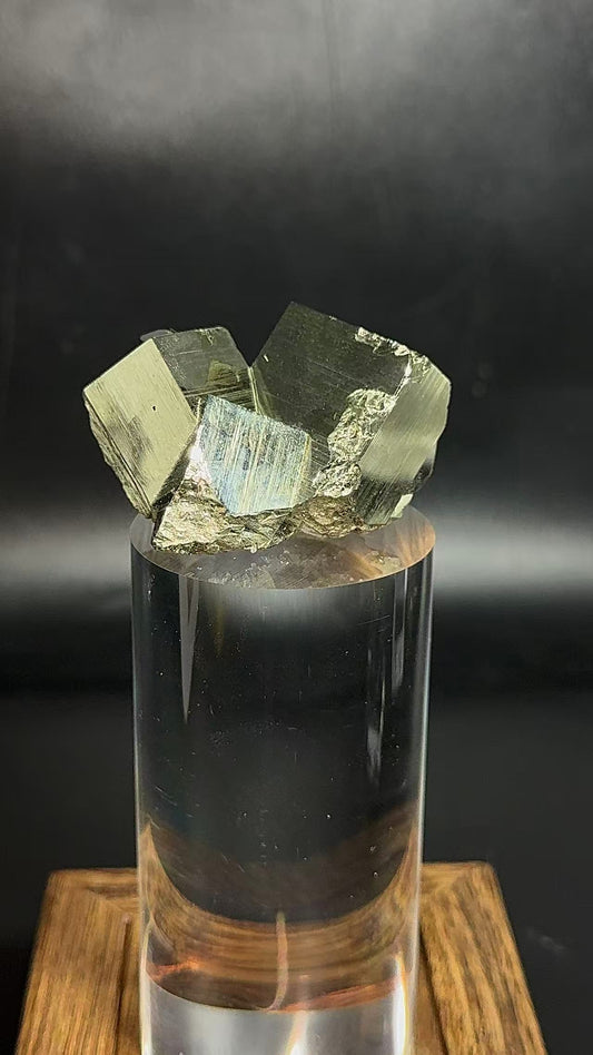 A00023  Natural hexahedron pyrite mixed specularite mineral specimen