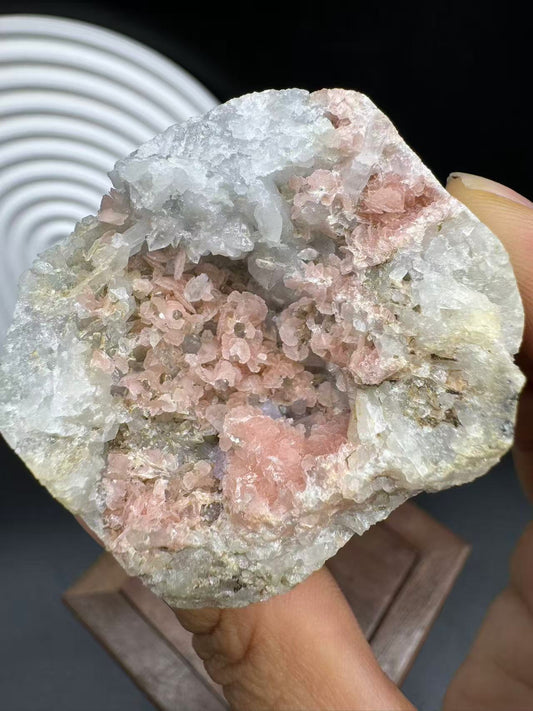 A00040 rare petals shape rhodochrosite mixed quartz and purple flourite mineral
