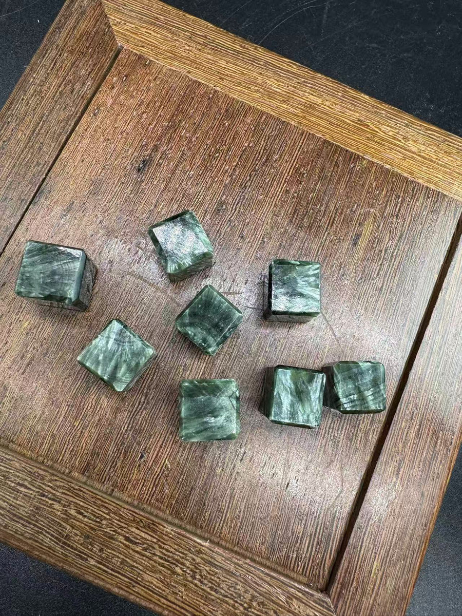 A00085 rare feather flash seraphinite cube
