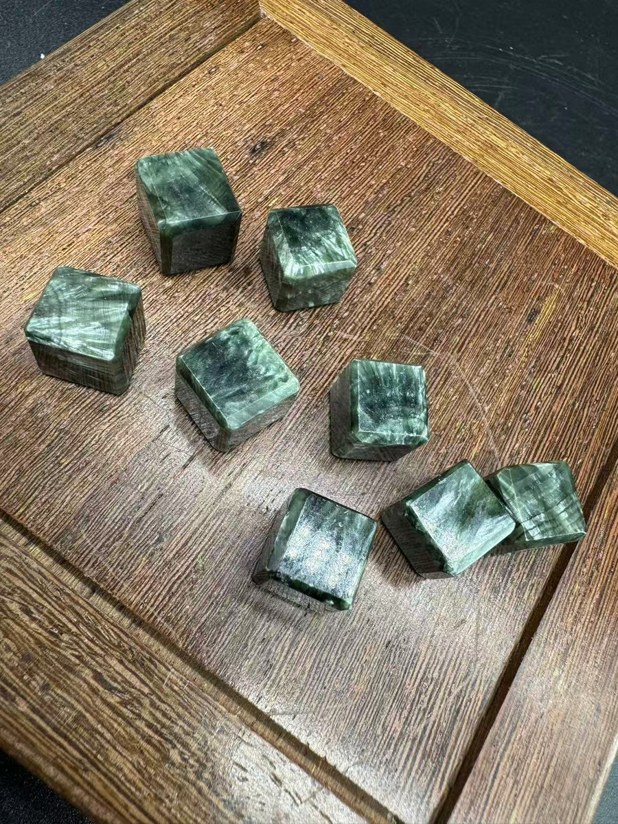 A00085 rare feather flash seraphinite cube