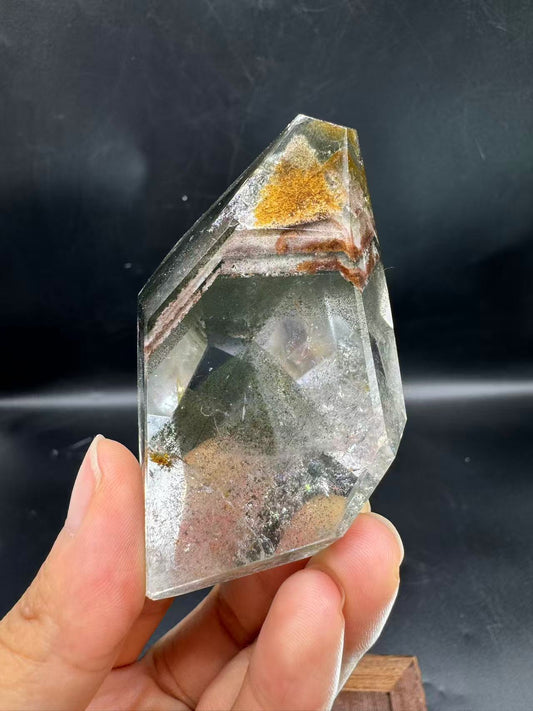 A00088 phantom layer mountain hand garden crystal