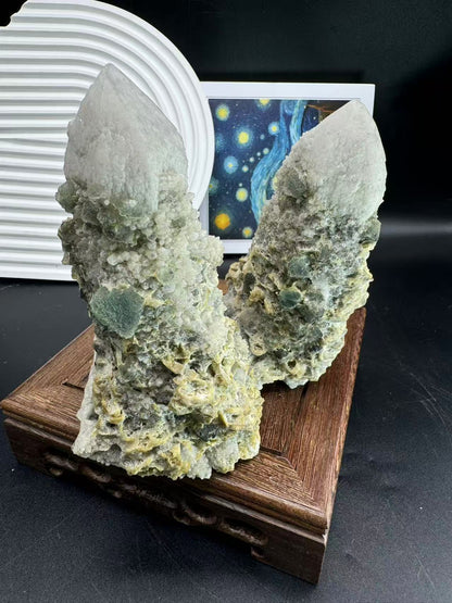 A00094 rare natural candle quartz mix green fluorite mineral specimen