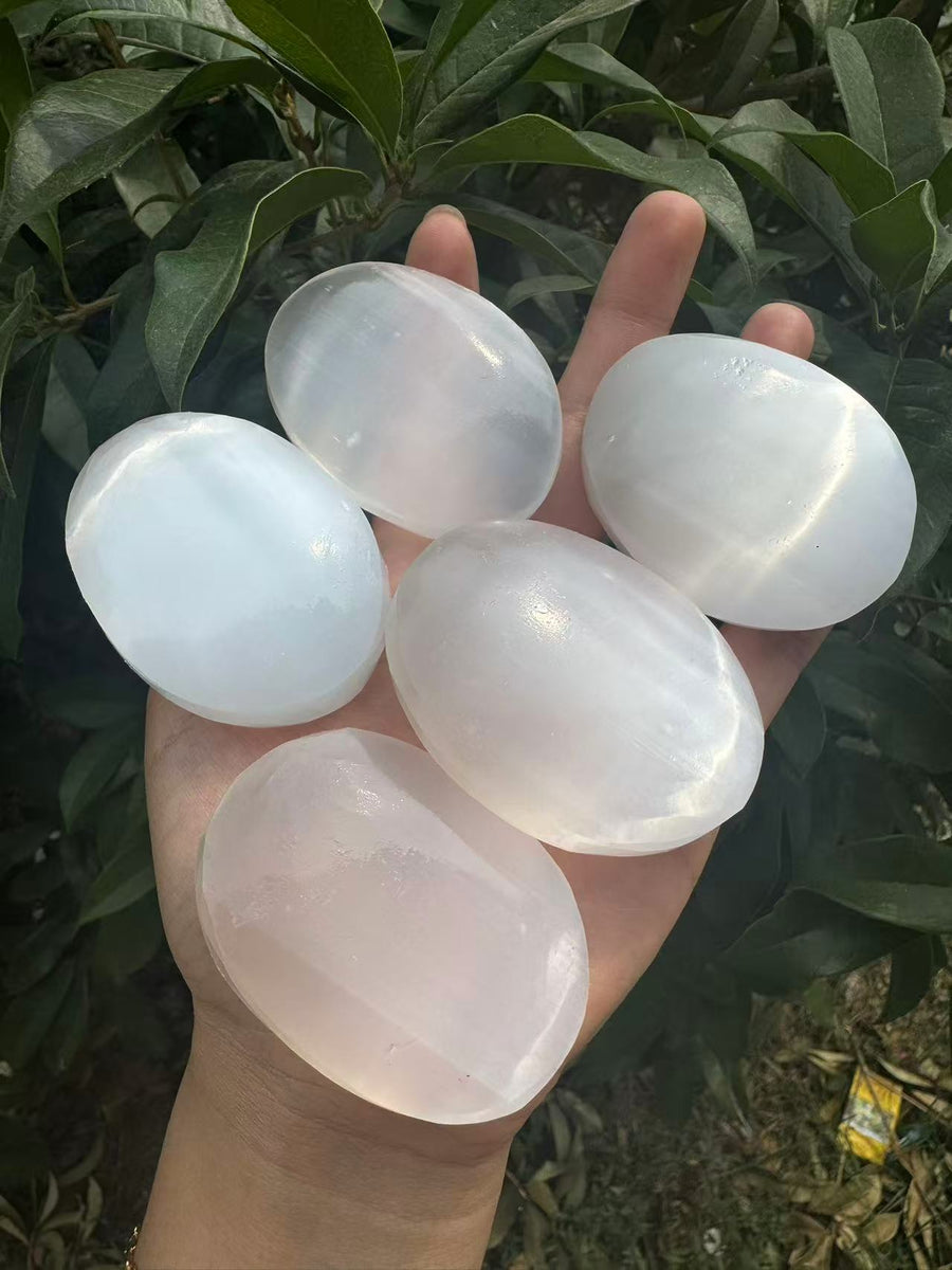 A00104 cat eye flash selenite palm (hand crystal)(cleanning crystal)