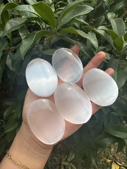 A00104 cat eye flash selenite palm (hand crystal)(cleanning crystal)