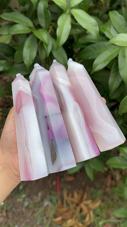 A00121 pretty pink jelly agate with beautiful bandding