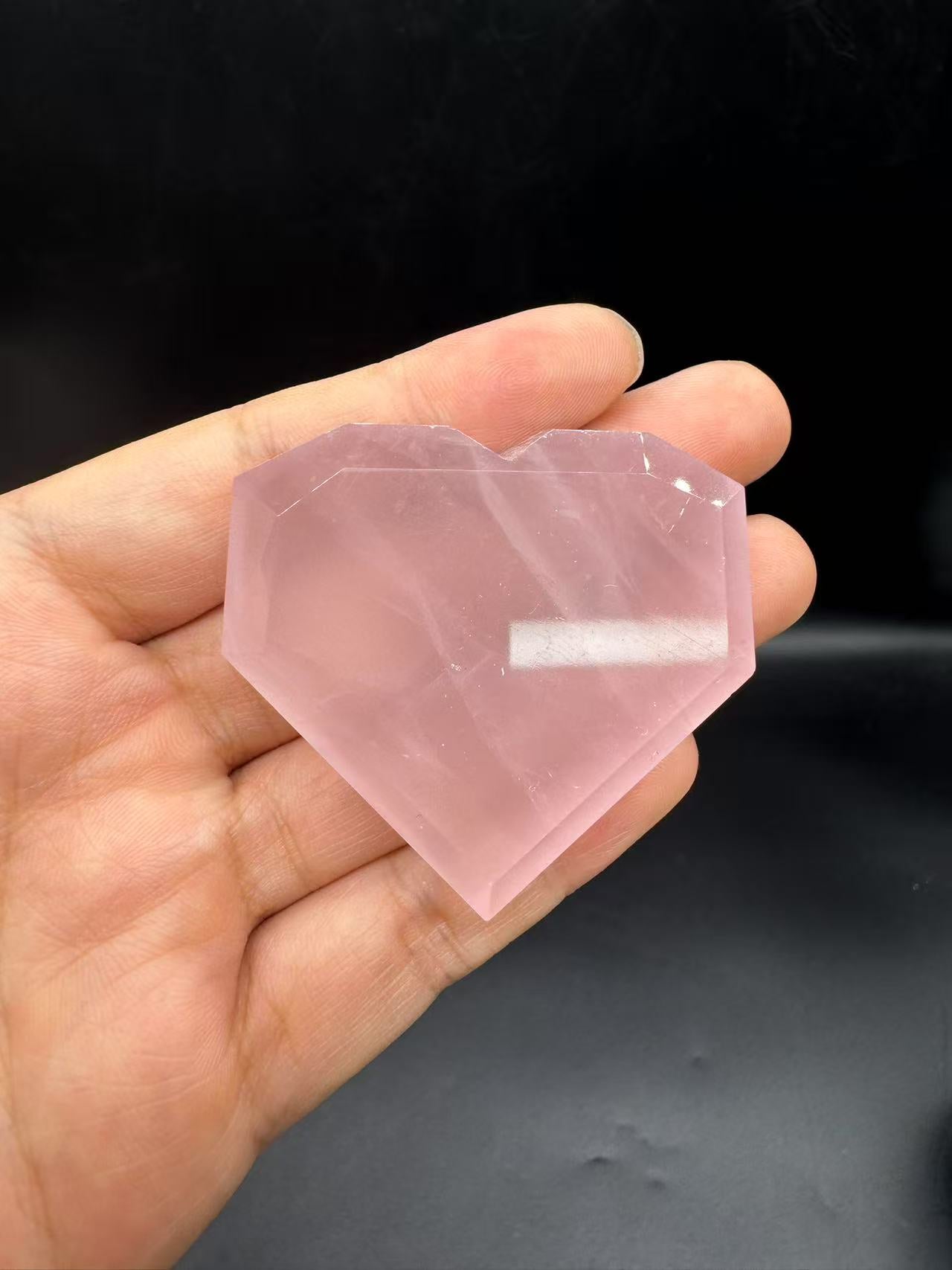 A00127 beautiful hand-craft engraved faves rose quartz heart