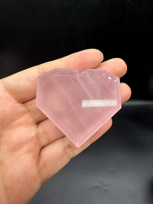 A00127 beautiful hand-craft engraved faves rose quartz heart