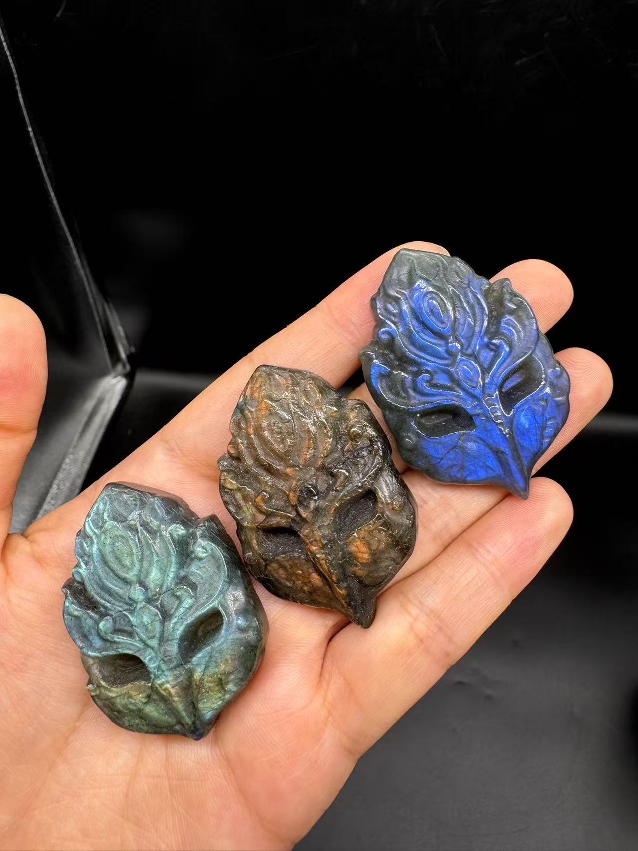 A00128 pretty labradorite mask carving