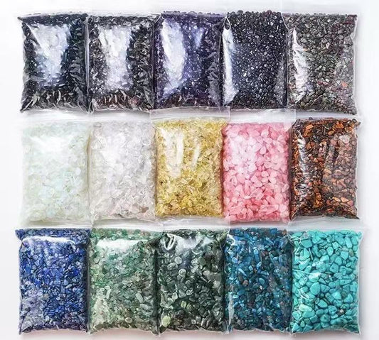 A00189 Rare natural hundreds of crystal / agate chips (note the color or material)