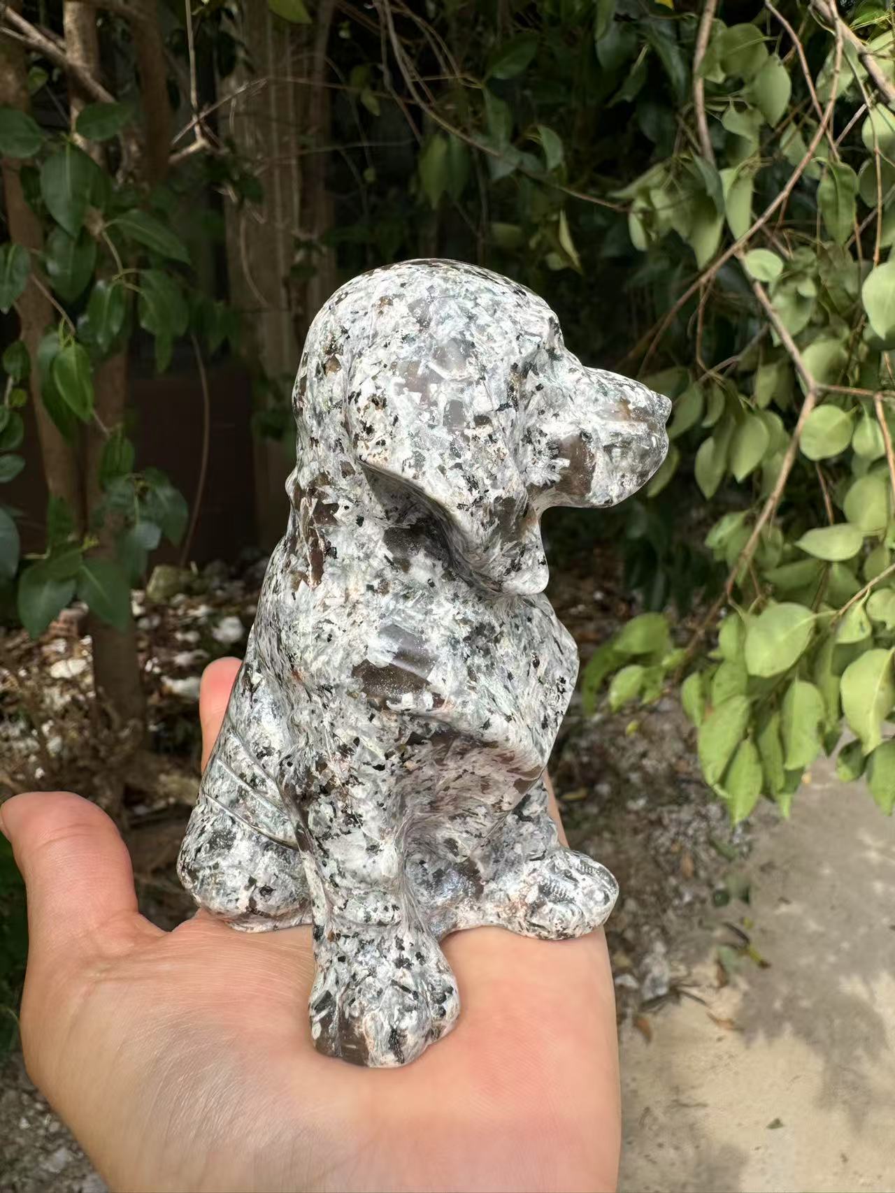 A00199  beautiful yooplite uv reaction dog carving