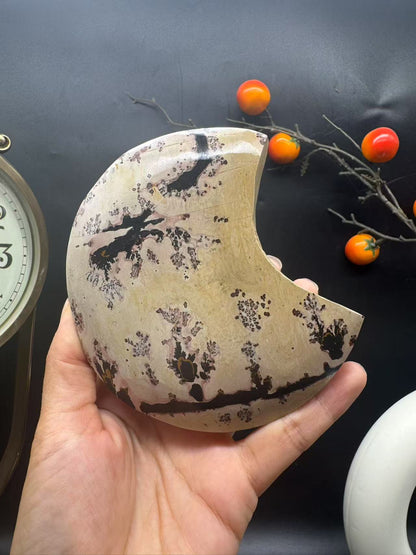 A00201  natural picture jasper moon carving