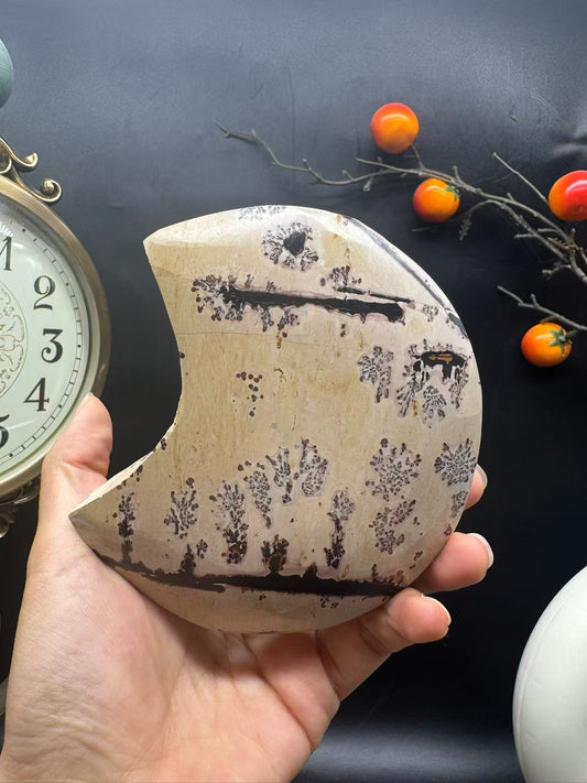 A00201  natural picture jasper moon carving
