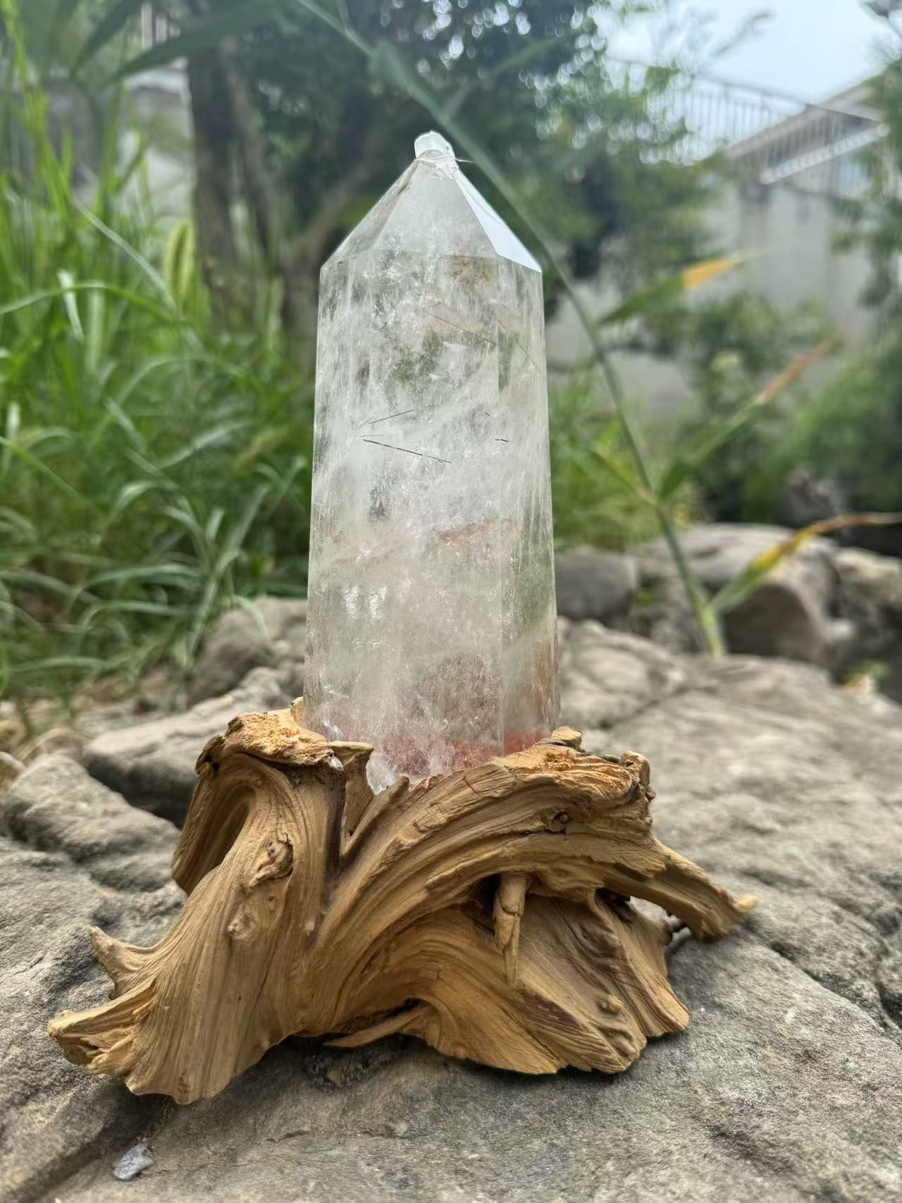 A00204 Rare natural high quality black rutailed tower with customized natural  wooden holder
