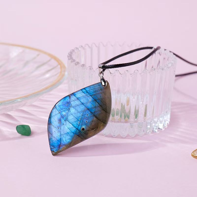 A00212 Rare natural highest quality natural labradorite moonstone strong flash leaf shape pendant