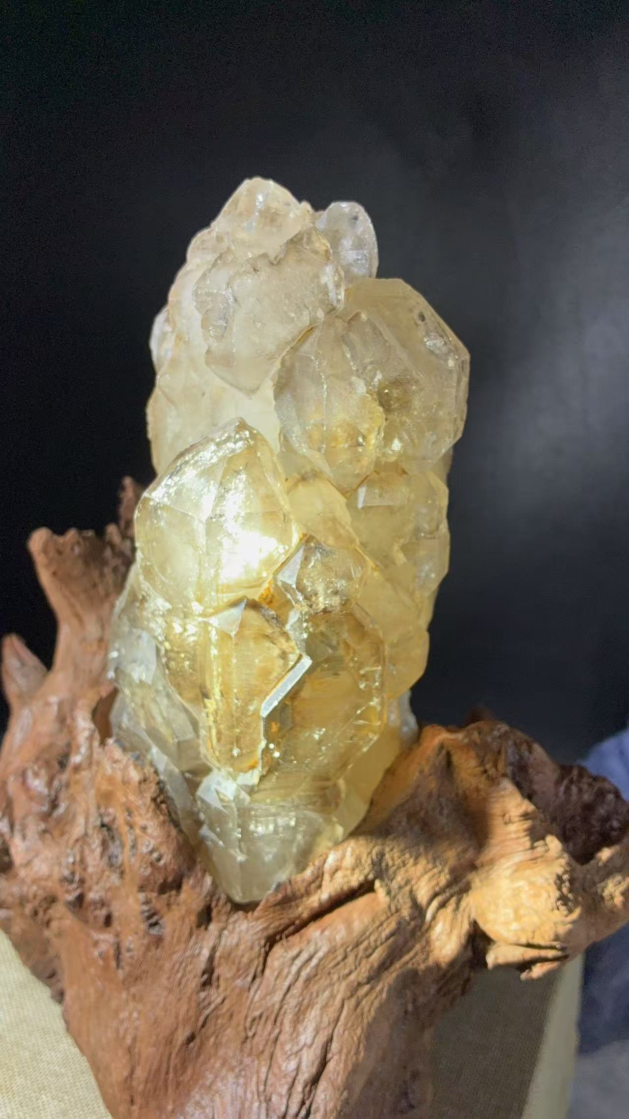 A00246 Rare natural highest quality skeleton elesicial quartz castle shape