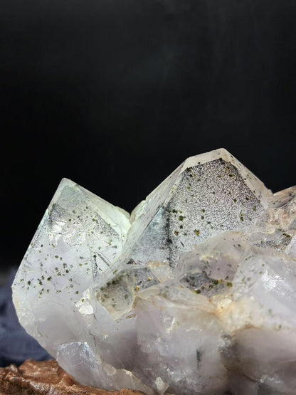 A00250 Rare natural highest quality super seven cluster with phantom mountain(golden sand/mica/rutilatedquartz/strawberry/cacoxenite/goethite)