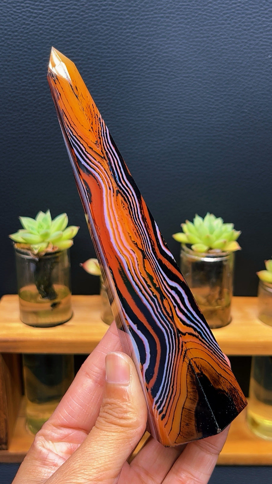 5A 180G sardonyx Banded agate tower Natural striped agate stone mineral